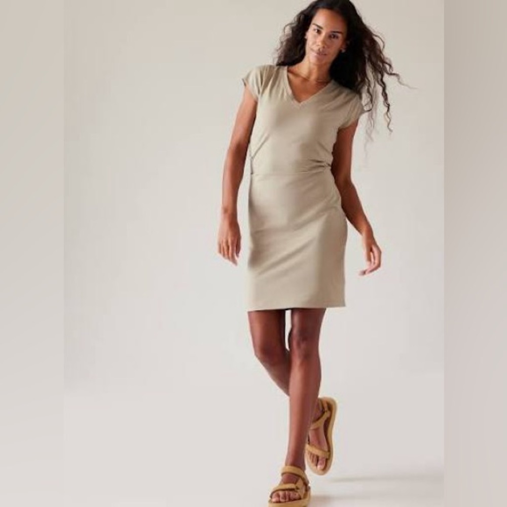 Athleta Ruched Effortless Tee Dress Small Petite SP Ecru Tan EUC